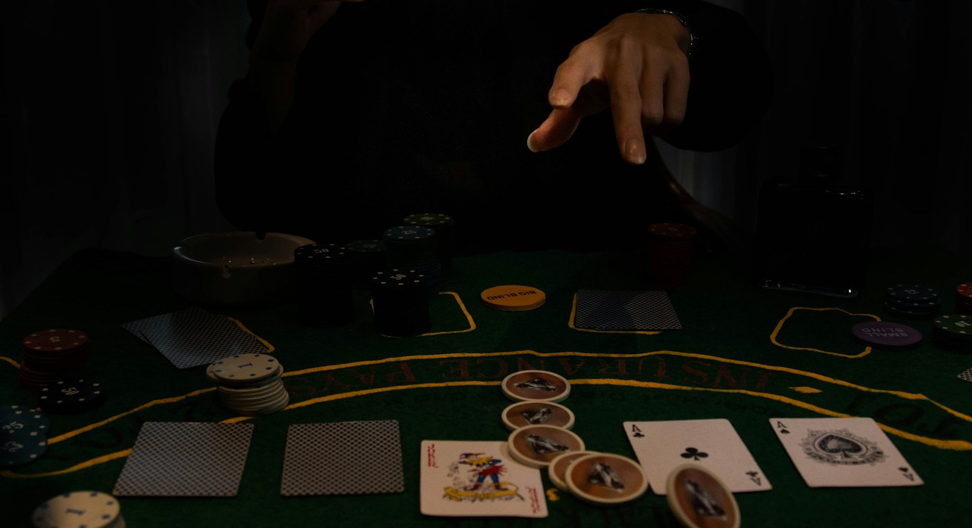 poker table